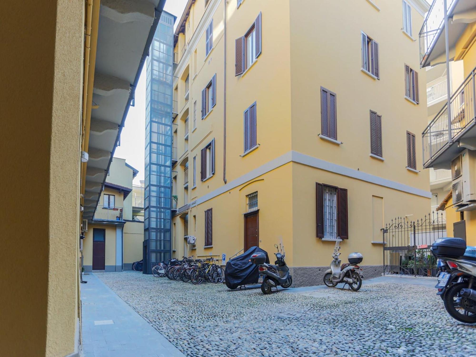 Spacious two bedrooms apartment in Porta Romana Milán Exterior foto
